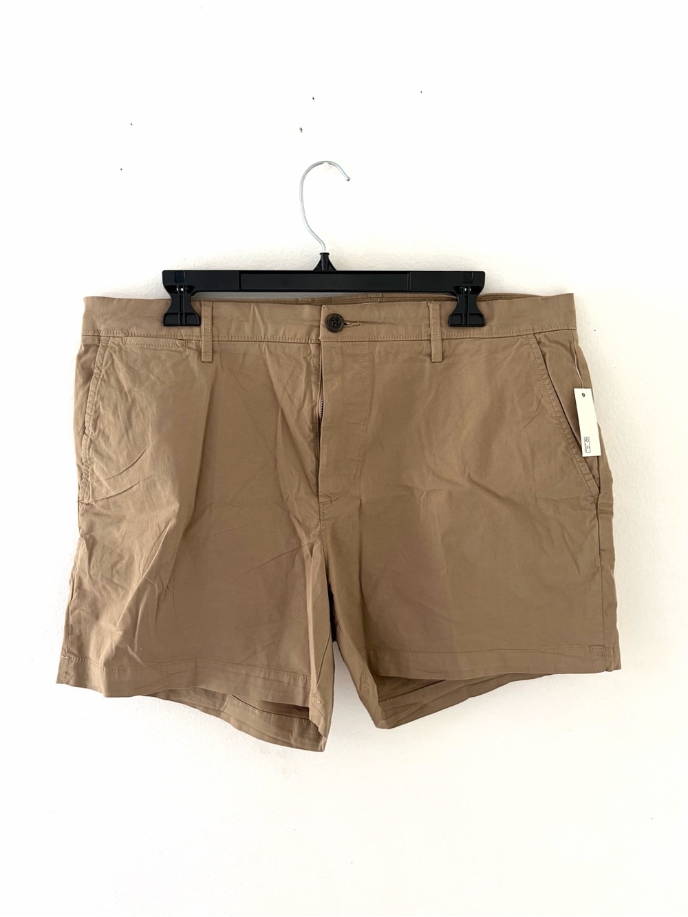 NWT Amazon Essentials Men's Shorts Casual 4" Classic Fit Khaki Shorts, Size: 34